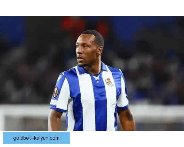 鲁伊斯在巴黎青训中表现稳健，引发球迷关注